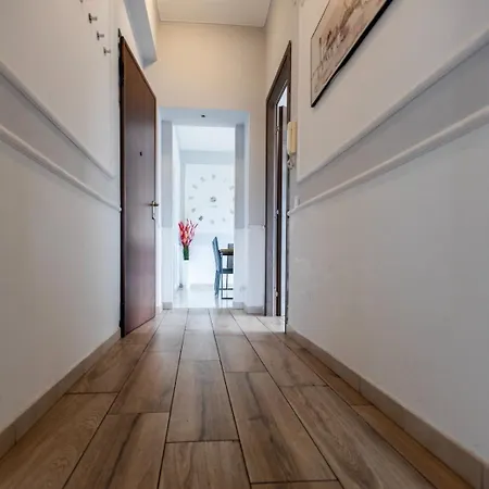 A Peaceful & Spacious Near Vatican Apartamento *